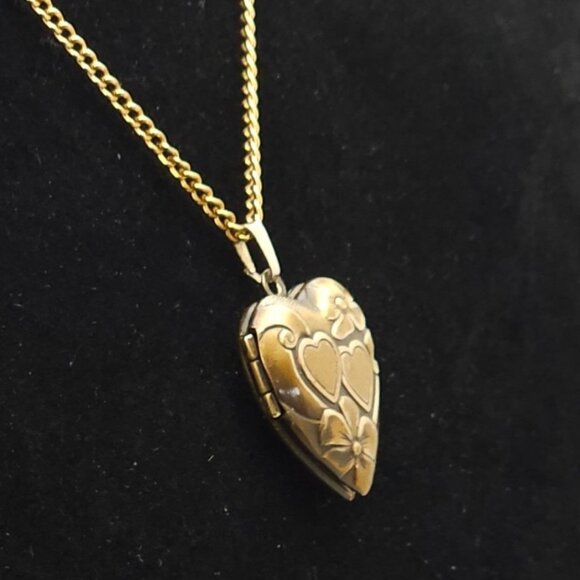 VTG Gold/BrassTone Floral Heart Locket Necklace Chain Link Romantic Gift Jewelry - Picture 14 of 16